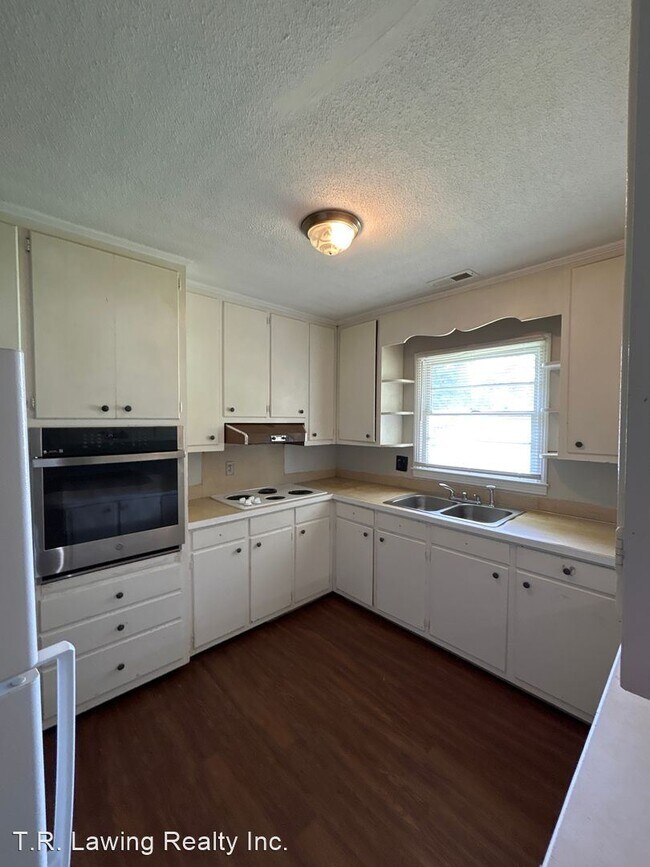 Building Photo - 3 br, 1.5 bath House - 401 Jenny Street