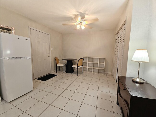 Foto del edificio - 54 SW 24th Rd