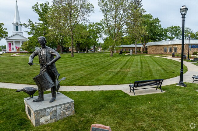 The Town Green Drummer Boy is a reminder that Revolutionary War drums were made in Bloomfield.