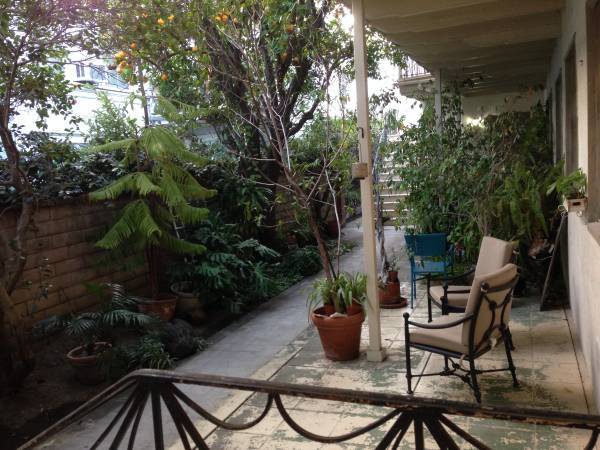 Foto del edificio - 9921 Robbins Dr