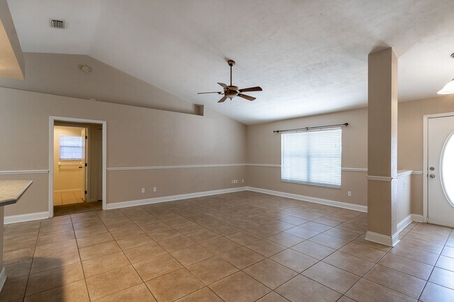 Foto del edificio - Charming 3BR/2BA Brick Home in the Heart o...