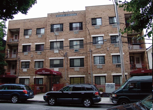 Foto del edificio - Ryan’s express