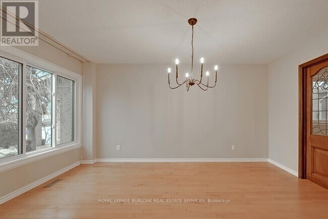Building Photo - 5391 Sheldon Park Dr
