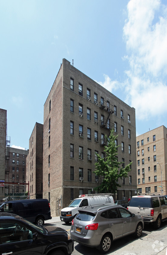 Primary Photo - 51 Bennett Ave