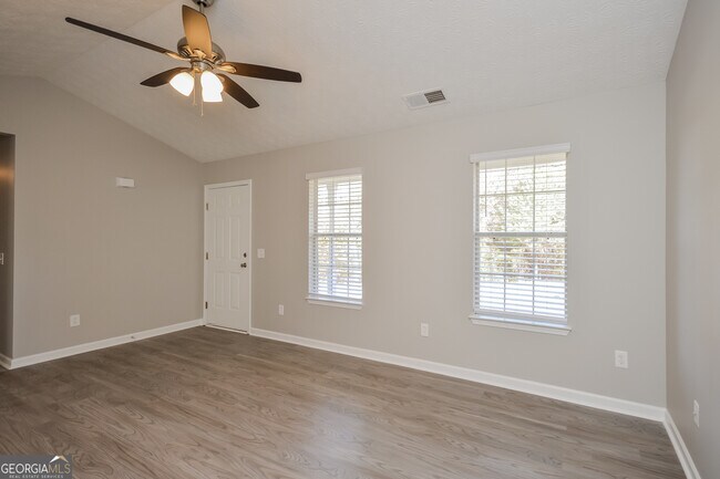 Building Photo - 55 Pebble Ridge Dr