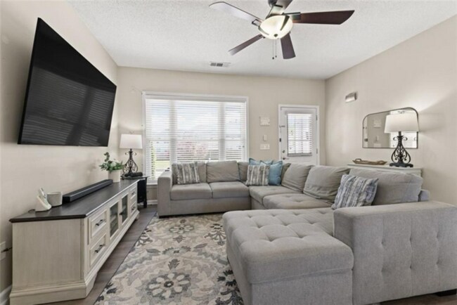 Foto del edificio - 1711 Taynton Cir