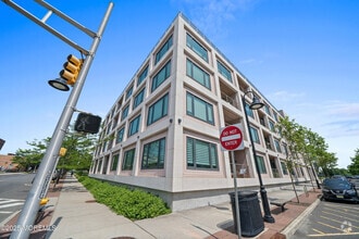 Building Photo - 601 Heck St