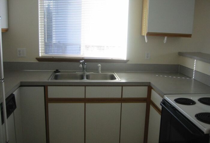 Foto del edificio - Well-Maintained 2 bed, 2 bath unit in 4-Pl...