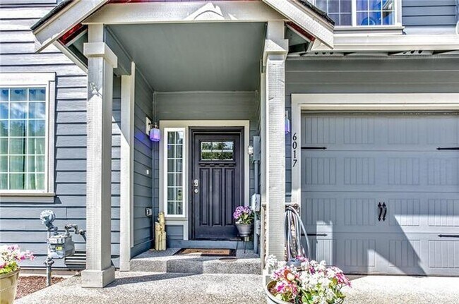 Foto del edificio - Beautiful Lakeland Hills Townhouse