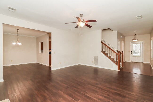 Foto del edificio - 27 Oakbrook Dr