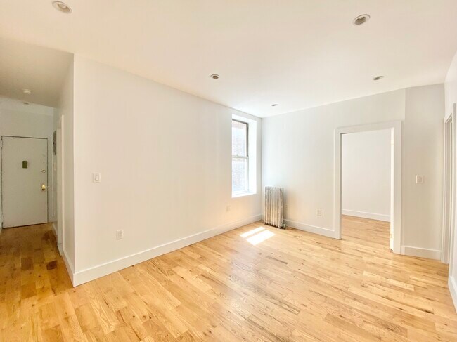Building Photo - 507 W 170th St