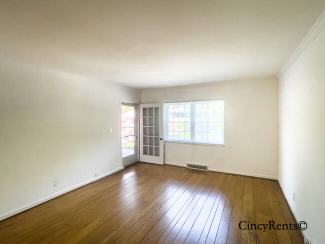 Building Photo - 837 Van Dyke Ave