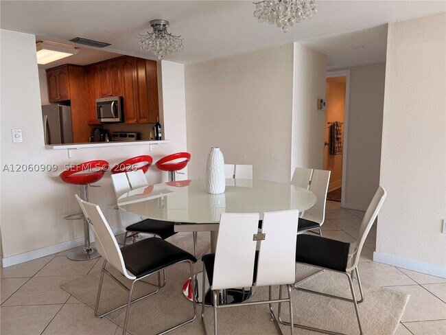 Foto del edificio - 3375 N Country Club Dr