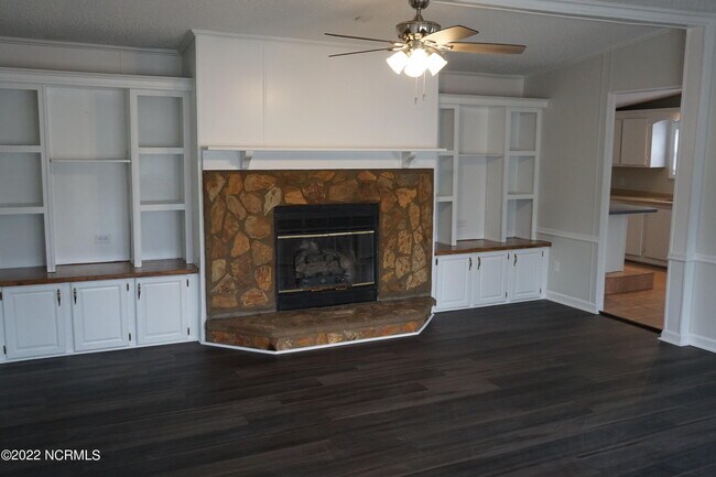 Building Photo - 130 Woodhaven Dr