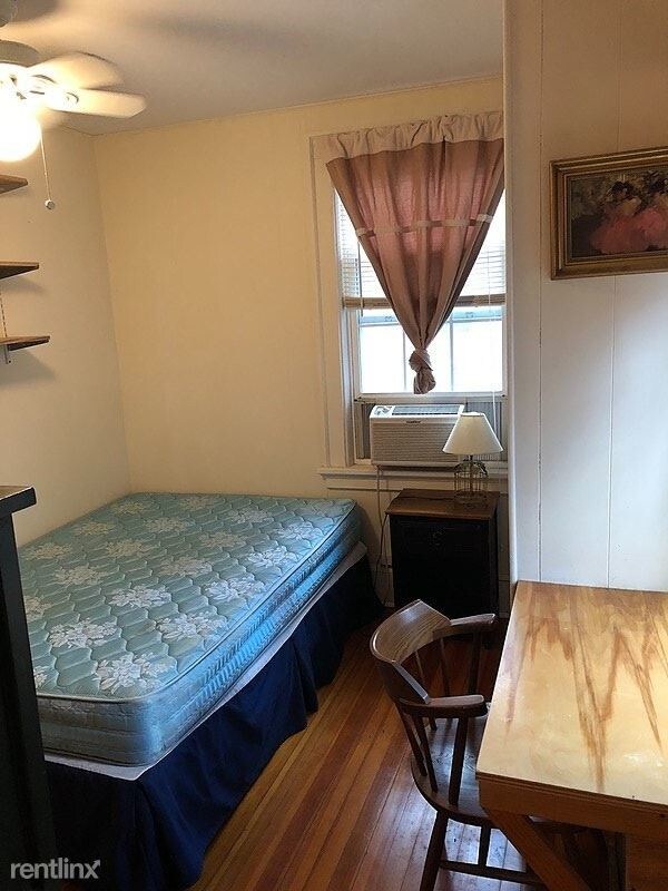 Building Photo - 3 br, 1 bath Apartment - 8 Walter Street 2