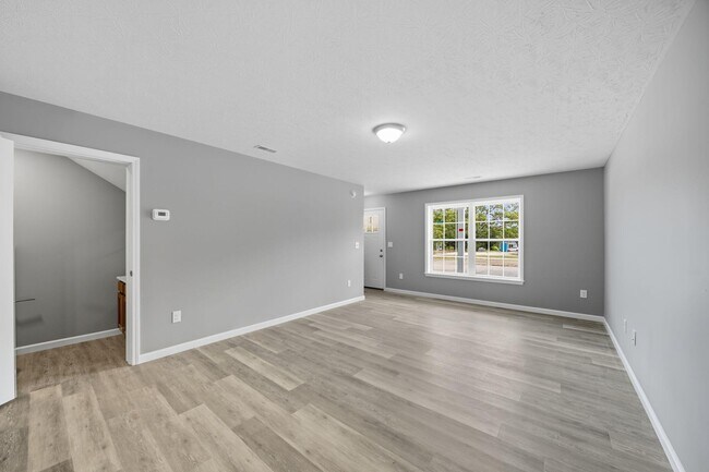 Foto del edificio - 2170 Sharkey Rd