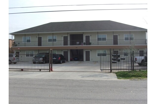 Primary Photo - 1818 Thonig Rd