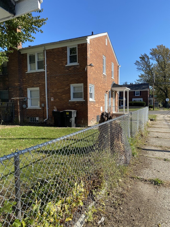 Building Photo - 19605 Ryan Rd