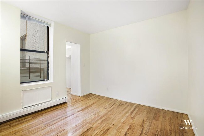 Foto del edificio - 482 E 9th St