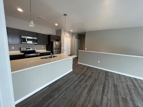 Building Photo - 4460 S 26th St