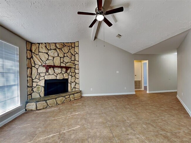 Foto del edificio - 14007 Old Village Ln