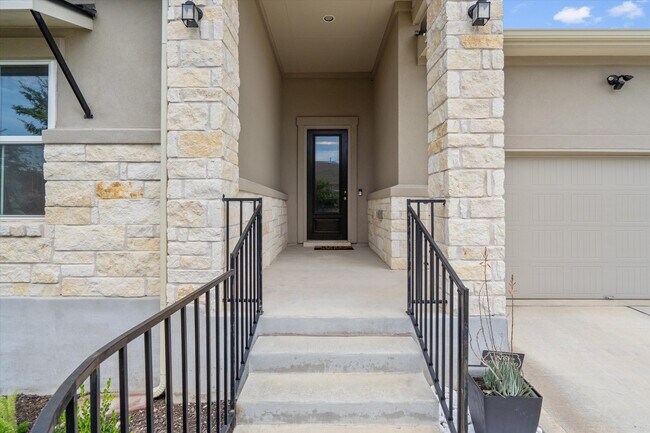 Building Photo - 5855 San Savino Dr
