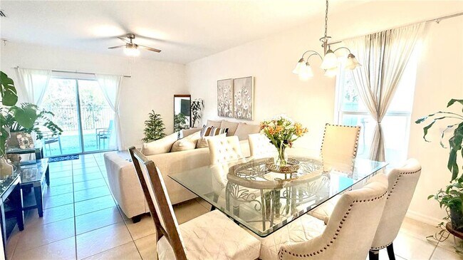 Foto del edificio - 5003 Royal Point Ave