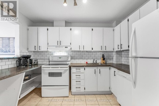 Building Photo - 3445 Uplands Dr