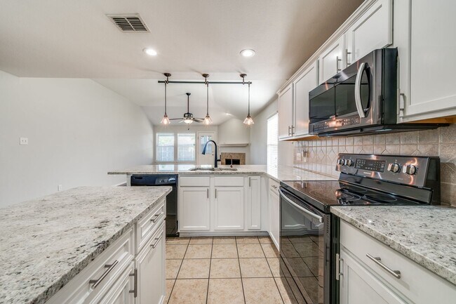 Building Photo - 1558 Chivalry Ln