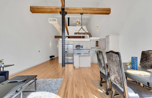 Foto del edificio - 1555 California St