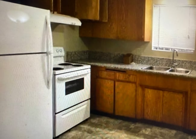 Foto del edificio - 1360 Orange Ave