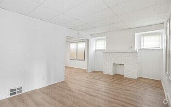 Building Photo - 1554 Larchmont Rd