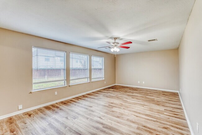 Foto del edificio - 6207 Winter Oak St