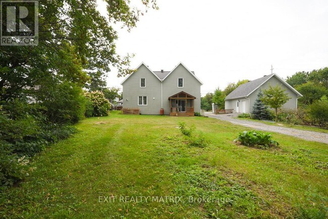Photo du bâtiment - 1429 Meadow Dr
