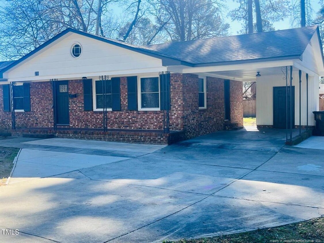 Primary Photo - 3 Bedroom 2 Bath for Rent - Call/Text 910-...