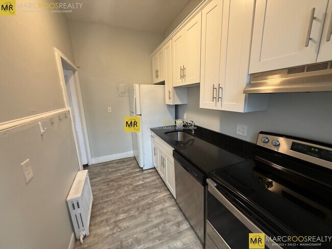 Foto del edificio - 1805 Beacon St