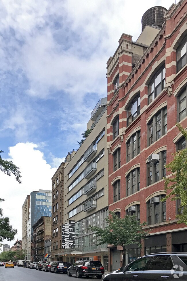 Building Photo - 219 W 19th St