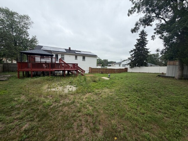 Building Photo - 536 Skylark Dr