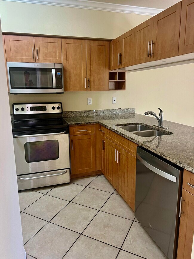 Foto del edificio - 6426 Emerald Dunes Dr