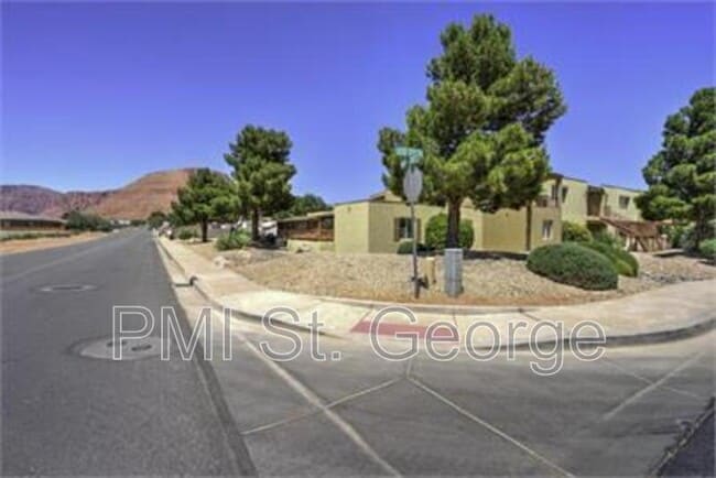 Building Photo - 35 E 600 S