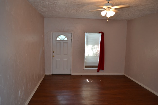 Building Photo - 5614 Victor St