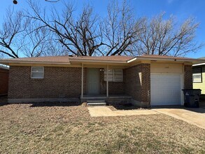 Building Photo - 1209 SW 26th St