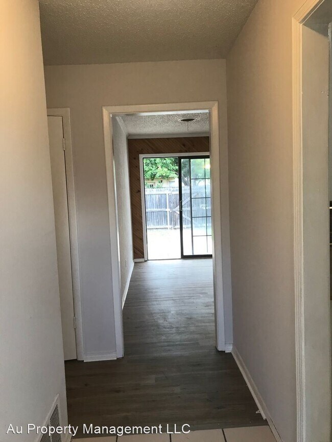 Building Photo - 3 br, 2 bath House - 4816 S. AUSTIN ST