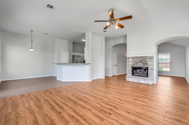 Building Photo - 1103 Twin Lakes Dr