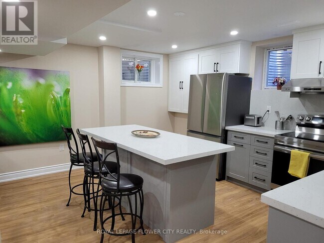 Photo du bâtiment - 2551 Old Carriage Rd