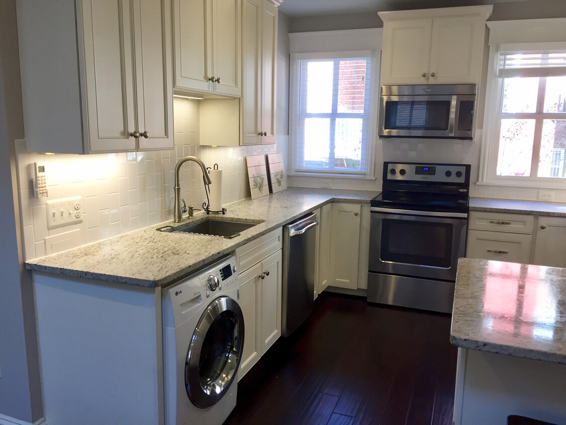 Kitchen - 117 Rumsey Ct SE