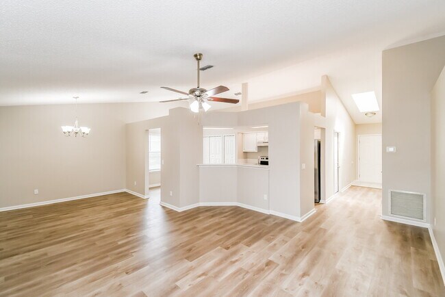 Foto del edificio - 8431 Moss Pointe Trail N