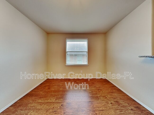 Building Photo - 10622 Midway Dr