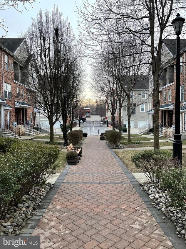 Primary Photo - 31 Brewerytown Ct