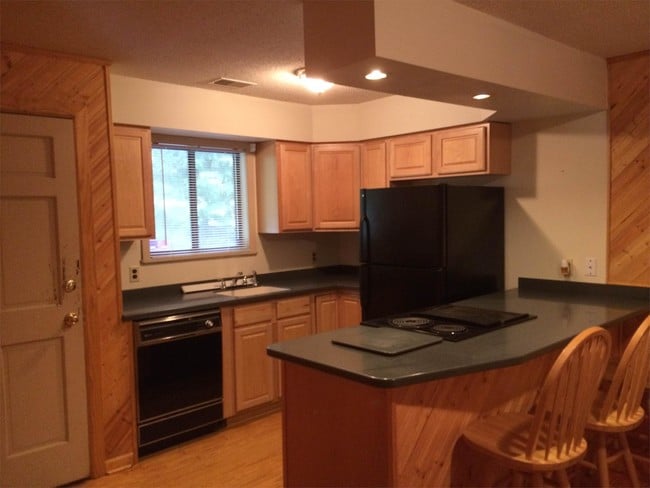 Foto del edificio - 629 Baskins Creek Rd